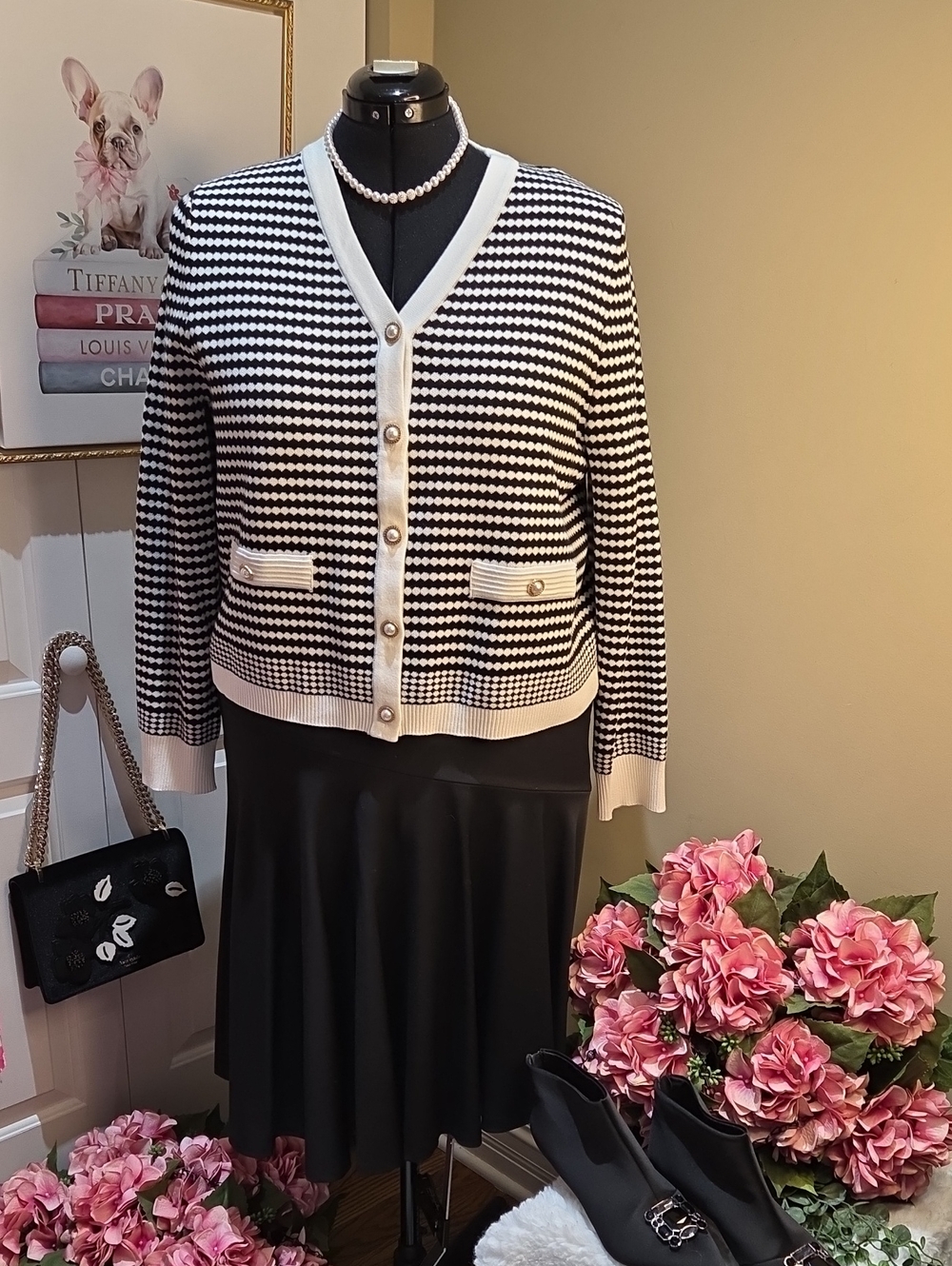 Nwt XL,L $109 Adrianna Papell Black and White Houndstooth V-Neck Cardigan